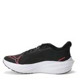 Championes de running Puma modelo Darter Pro, con capellada de malla técnica negra y detalles en fucsia y lila. Incorporan entresuela con tecnología Profoam para mayor amortiguación y reactividad.