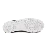 Championes Asics modelo Japan S para hombre, en color azul marino con detalles en blanco y suela de goma blanca.
