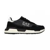 Championes urbanos EA7 Emporio Armani, color negro con detalles en blanco. Presentan un diseño combinado de gamuza y tejido técnico, con el logo de la marca en el lateral y una suela de goma con plataforma.