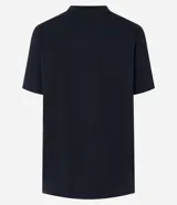 Remera de algodón color negro con cuello redondo y mangas cortas. Presenta un estampado gráfico frontal de la artista Jennie con diseño detallado.