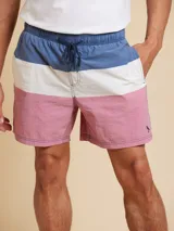 Short de baño con cintura elástica ajustable con cordón, diseño a rayas horizontales en azul, blanco y rosa.