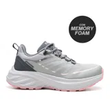 Championes Hi-Tec Eri color gris con detalles en rosa y suela blanca con base rosa.