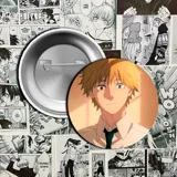 Pin metálico con la imagen de Pochita, personaje del anime Chainsaw Man.