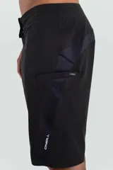 Short de baño O'Neill Superfreak Solid, color negro, de diseño técnico con cintura fija y cordón de ajuste.