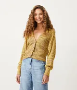 Cárdigan amarillo con rayas horizontales marrones, escote en V, manga larga abullonada y cierre frontal con botones.