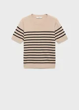 Jersey de punto fino beige con rayas horizontales negras, cuello redondo y manga corta.