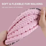 Chancletas tipo ojota de goma con diseño de animal print, suela antideslizante y ajuste cómodo.