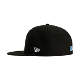 Gorro New Era 59FIFTY negro con logo de los Los Angeles Dodgers bordado en blanco al frente y parche conmemorativo del 40 aniversario en el lateral.