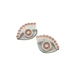 Par de aros con forma de ojo turco, con centro celeste, iris marrón con glitter y borde con pequeñas esferas celestes.