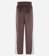 Pantalón wide leg de textura afelpada en color marrón, con cintura elástica ajustable mediante lazo y raya lateral en contraste.