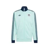 Campera deportiva adidas de la selección de Alemania, color verde agua con detalles en azul marino en cuello, puños y las icónicas tres tiras en las mangas. Presenta cierre frontal, logo del trébol de adidas en el pecho derecho y escudo de la federación alemana en el pecho izquierdo.