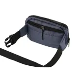 Riñonera unisex de tela acolchada color verde militar, con compartimento principal y bolsillo frontal con cierre, y correa ajustable negra.