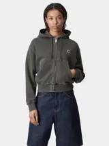 Campera con capucha y cierre frontal, confeccionada en algodón con acabado teñido en prenda. Presenta un corte holgado, hombros caídos, puños acanalados y etiqueta cuadrada tejida con el logo de la marca en el pecho.