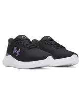 Championes de running Under Armour Phade RN 3, color negro con detalles en violeta y suela blanca. Presentan parte superior de malla transpirable, entresuela de amortiguación EVA y suela de goma flexible.