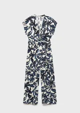 Mono largo de lino y viscosa con estampado de hojas en tonos azul y negro. Tiene cuello de pico, manga corta, cinturón con hebilla, dos bolsillos laterales y cierre de botón en la parte posterior.