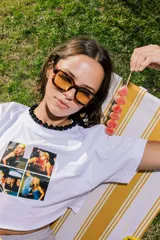 Collar de cuentas grandes y redondas color negro.