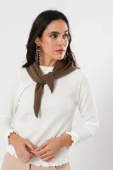 Bufanda bandana marrón de lana.