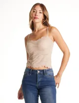 Top de encaje color beige, marca Allie Rose, con copas armadas, breteles finos regulables y borde festoneado.