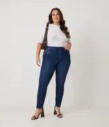 Pantalón jegging de jeans azul oscuro, con cintura elástica, trabillas, bolsillos y sin estampa.