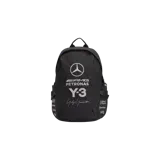 Mochila Adidas Y-3 Mercedes-AMG Petronas F1 en color negro, con logotipos estampados en color gris y blanco en el frente y los laterales.