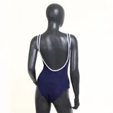 Malla enteriza de natación Fila, color azul marino con ribetes blancos y logo de la marca estampado en el pecho.