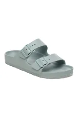 Sandalias Birkenstock Arizona hechas de EVA color verde agua, con dos correas ajustables con hebillas.