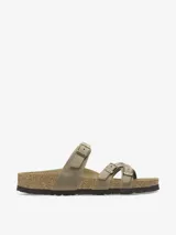 Sandalia Birkenstock modelo Franca, color marrón tabaco, con tres tiras finas cruzadas ajustables con hebillas metálicas. Presenta plantilla anatómica de corcho y suela de EVA.
