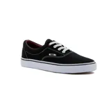 Championes Pony Soho Canvas negros con interior rojo y suela blanca.