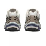 Championes Salomon modelo XT-6, diseñados para trail running y uso urbano. Presentan una estructura técnica con malla transpirable, refuerzos sintéticos, sistema de cordones rápidos Quicklace y entresuela con amortiguación avanzada.