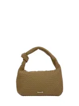 Cartera tipo hobo de Hush Puppies en color verde oliva, con diseño trenzado y detalle de nudo en la correa de hombro. Cuenta con cierre superior y placa metálica con el logo de la marca en la parte frontal.