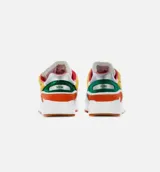 Championes Saucony modelo Shadow 6000 en colaboración con Alife. Diseño multicolor con base blanca de malla y cuero, detalles en amarillo, verde, naranja, gris y azul. Presenta el logo de Alife en rojo en el lateral delantero y suela de goma color caramelo.