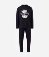 Pijama de algodón color negro compuesto por una remera de manga larga con estampa frontal de los Aliens de Toy Story y un pantalón largo con cintura elástica.