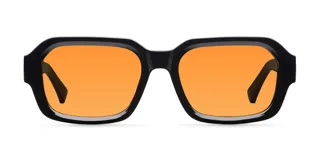 Lentes de sol rectangulares unisex, con montura fina negra y lentes color naranja.