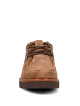 Zapatos de gamuza marrón Hush Puppies modelo Renovo, con diseño robusto, cordones y suela gruesa de goma.