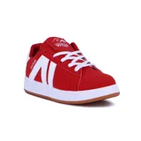 Championes urbanos Austral Gravity de mujer, color rojo con detalles en blanco y suela de goma marrón. Presentan diseño estilo skate con cordones blancos, la letra 'M' blanca en los laterales y logo de la marca en la lengüeta.