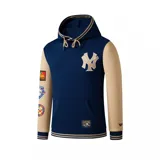 Hoodie azul marino y beige de los New York Yankees, con capucha ajustable con cordones, bolsillos tipo canguro, mangas en contraste y parches bordados decorativos en la manga derecha.