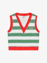 Chaleco de algodón con cuello en V, diseño de rayas horizontales en color blanco, verde y azul, con terminaciones rojas en contraste en el cuello, las sisas y el ruedo. Cuenta con un bordado con la palabra 'Bob' en el pecho.