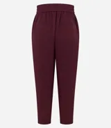 Pantalón de vestir femenino color marrón oscuro, de corte fluido y tiro medio/alto, con cintura elástica ajustable mediante cordón. Presenta bolsillos laterales y cierre frontal.