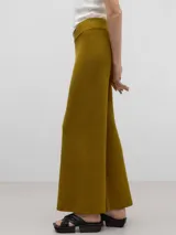 Pantalón de punto de lino de doble frontura para mujer, color verde oliva. Con cinturilla elástica y pierna ancha.