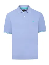 Remera tipo polo de RKF, confeccionada en piqué de algodón Pima. Presenta un diseño en color celeste con detalles en contraste en el cuello y los puños, además de un logo bordado en el pecho.