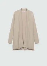 Cardigan de punto fino color beige, de diseño recto, manga larga y escote en V sin cierre.