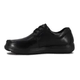 Zapato acordonado de cuero color negro, de estilo casual.