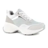 Championes urbanos Korium Akira, color blanco con detalles en dorado y beige.