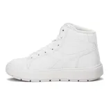 Bota urbana de caña alta, color blanco, con cordones y suela gruesa de goma texturizada. Presenta el logo de Diadora en la lengüeta.