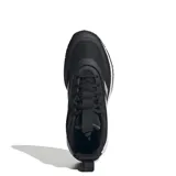 Championes de básquet Adidas modelo Own the Game 3, color negro con detalles en blanco. Presentan una estructura de malla transpirable con refuerzos sintéticos, tecnología de amortiguación LIGHTMOTION en la entresuela y suela ADIWEAR para mayor tracción y estabilidad.