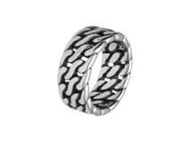Anillo de acero color plateado con diseño calado de eslabones entrelazados.
