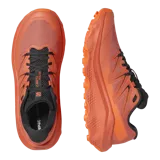 Championes de trail running Salomon Ultra Flow 2, de color negro con suela blanca y detalles en gris. Cuenta con upper de malla transpirable, entresuela amortiguada y suela con tacos para mayor tracción en terrenos difíciles.