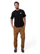 Remera de manga corta y cuello redondo, color negro, con logo de la marca estampado en el pecho y en la espalda.