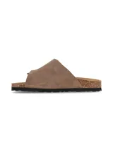 Sandalias de dos tiras con hebillas metálicas doradas, diseño animal print de leopardo, plantilla de corcho y suela de goma negra.