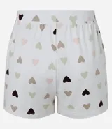 Short de pijama Lov de color blanco con estampado integral de corazones en tonos marrones, verdes y rosados. Cuenta con cintura fija, bragueta con un botón y corte regular.